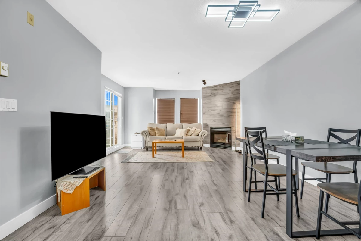 Dining Area Photo of 301 1655 Grant Avenue, Port Coquitlam, BC