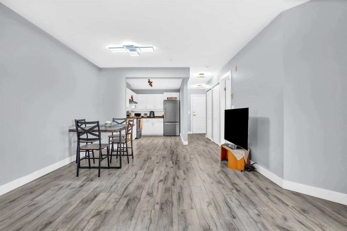 Family Room Photo of 301 1655 Grant Avenue, Port Coquitlam, BC