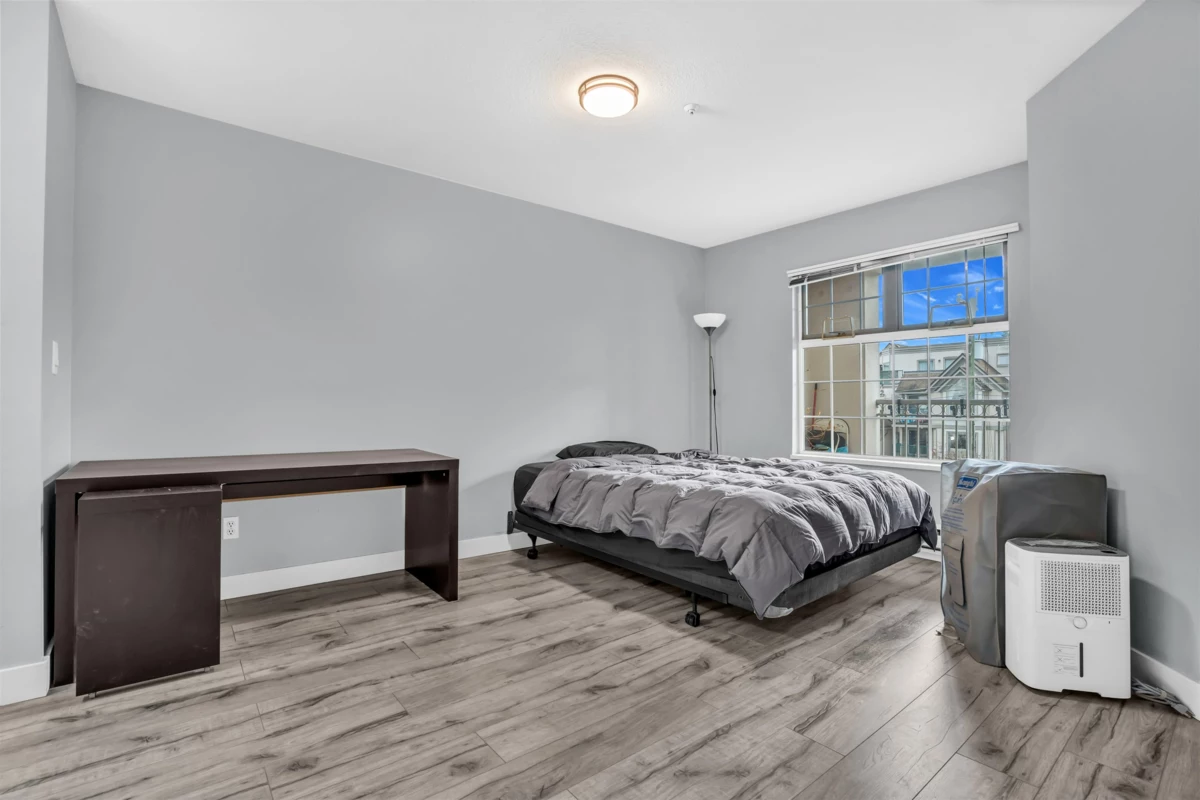 Kitchen Island Photo of 301 1655 Grant Avenue, Port Coquitlam, BC