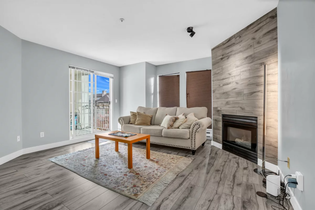 Kitchen Photo of 301 1655 Grant Avenue, Port Coquitlam, BC
