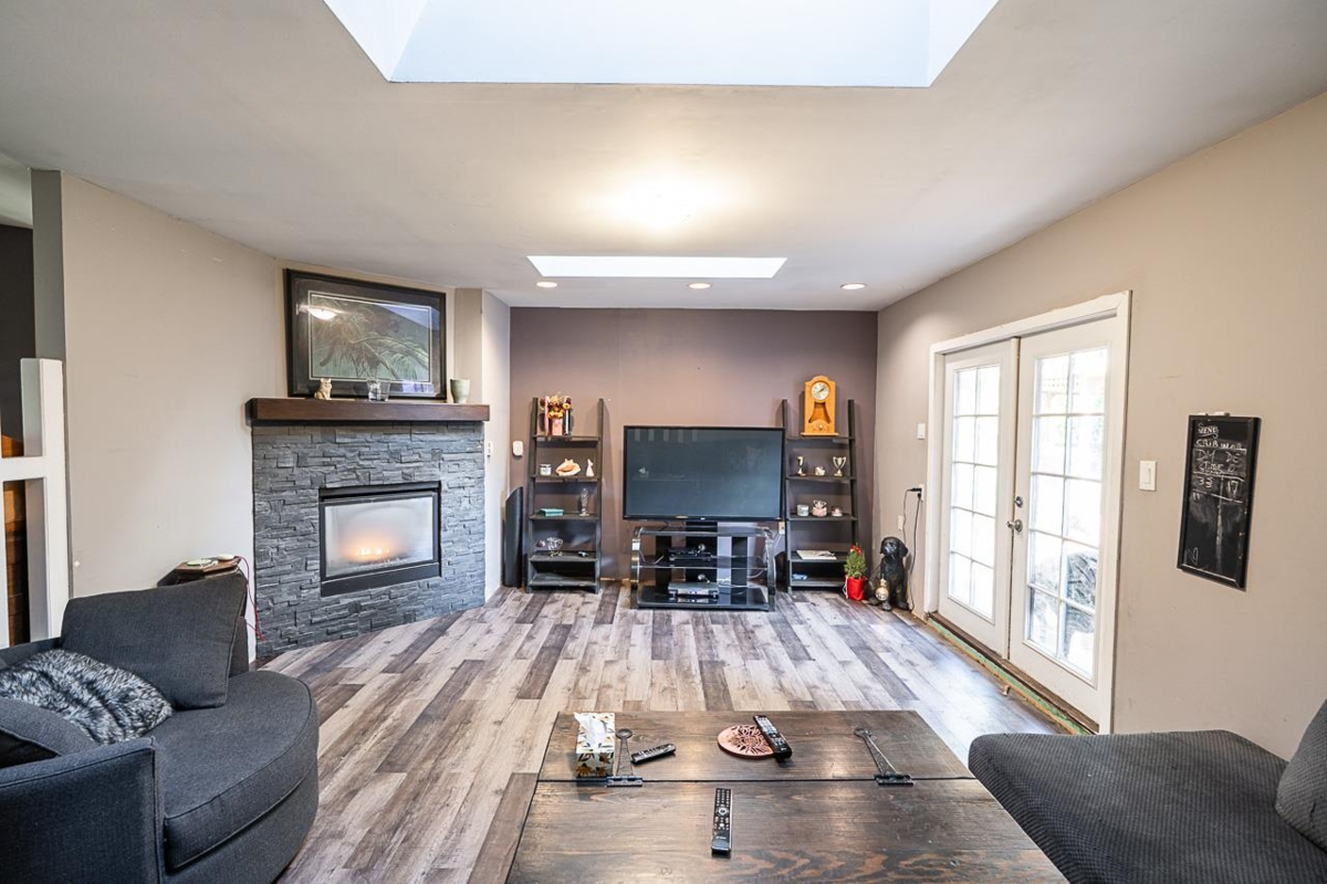 Basement Recreation Room Photo of 19955 37 Avenue, Langley, BC