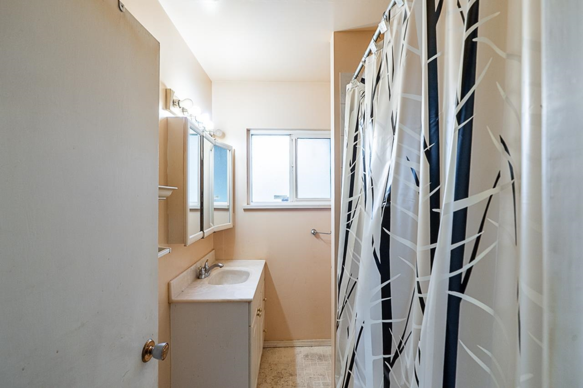 Bedroom 4 Photo of 19955 37 Avenue, Langley, BC