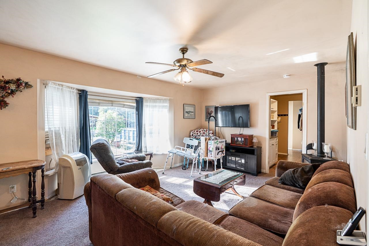 Family Room Photo of 19955 37 Avenue, Langley, BC