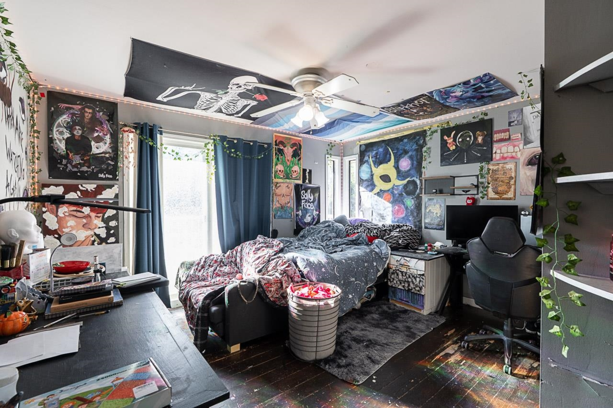 Garage Interior Photo of 19955 37 Avenue, Langley, BC