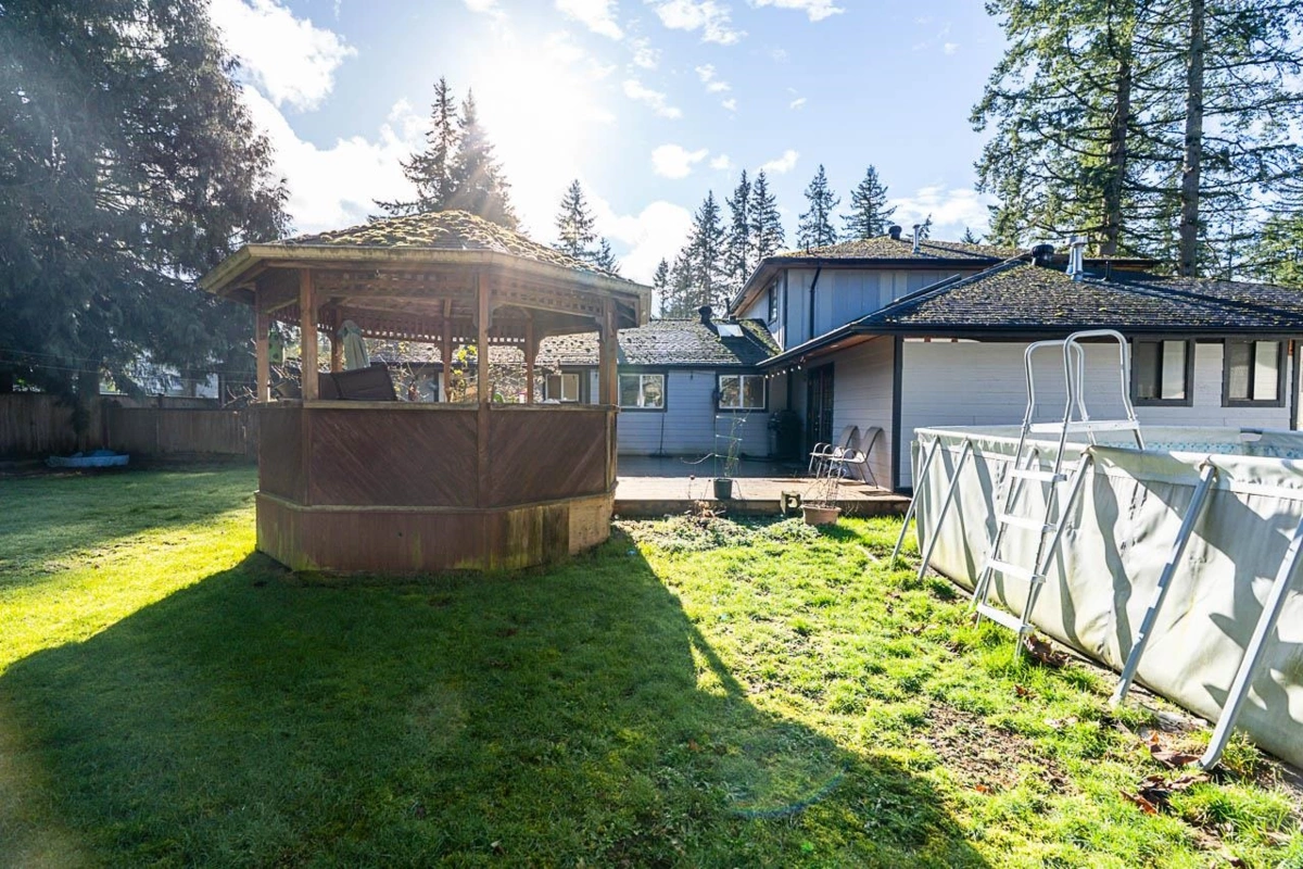 Hot Tub / Spa Photo of 19955 37 Avenue, Langley, BC