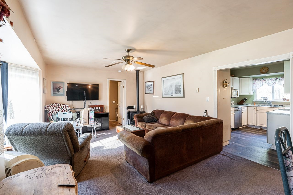 Living Room Photo of 19955 37 Avenue, Langley, BC