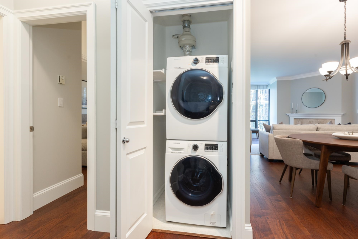 Backyard Photo of 103 1551 Foster Street, White Rock, BC