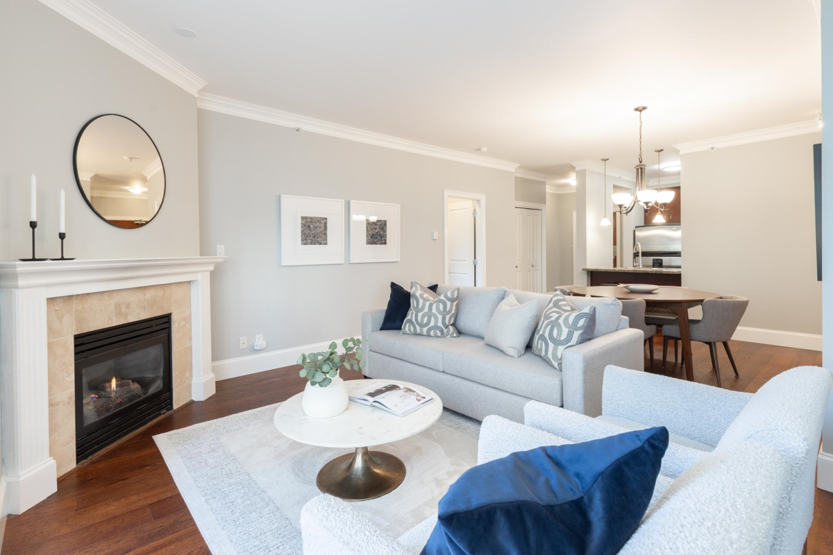Dining Area Photo of 103 1551 Foster Street, White Rock, BC