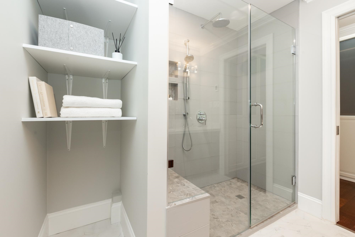 Entry Foyer Photo of 103 1551 Foster Street, White Rock, BC