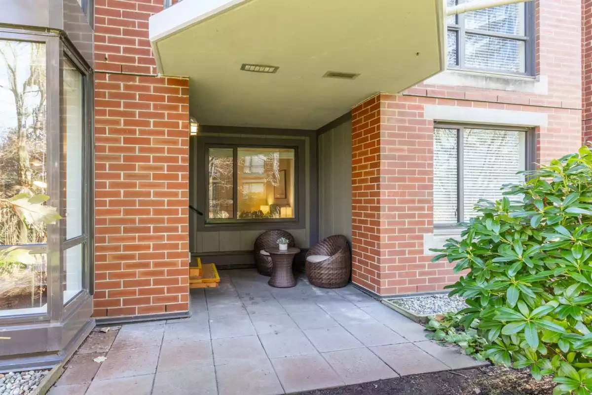 Garden / Landscaping Photo of 103 1551 Foster Street, White Rock, BC