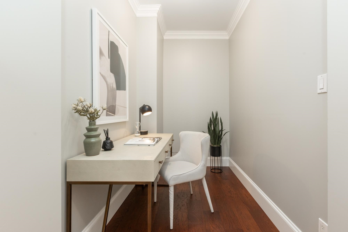 Hallway Photo of 103 1551 Foster Street, White Rock, BC