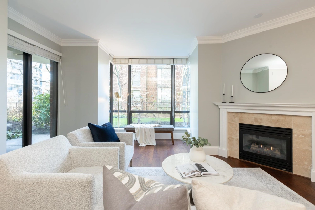 Kitchen Island Photo of 103 1551 Foster Street, White Rock, BC