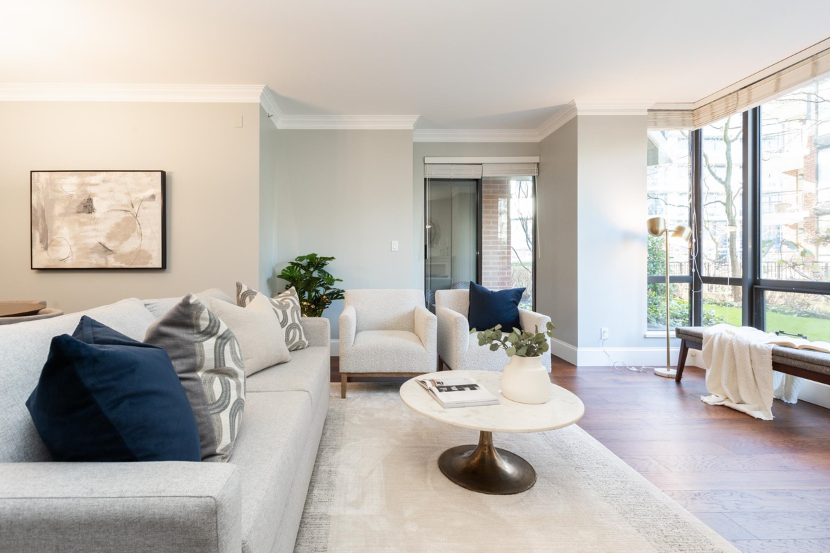 Kitchen Photo of 103 1551 Foster Street, White Rock, BC