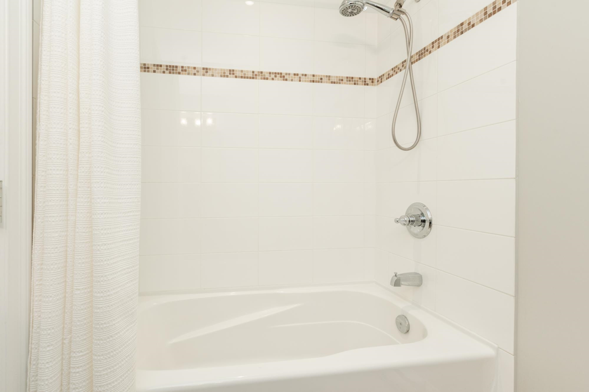 Outdoor Deck Photo of 103 1551 Foster Street, White Rock, BC