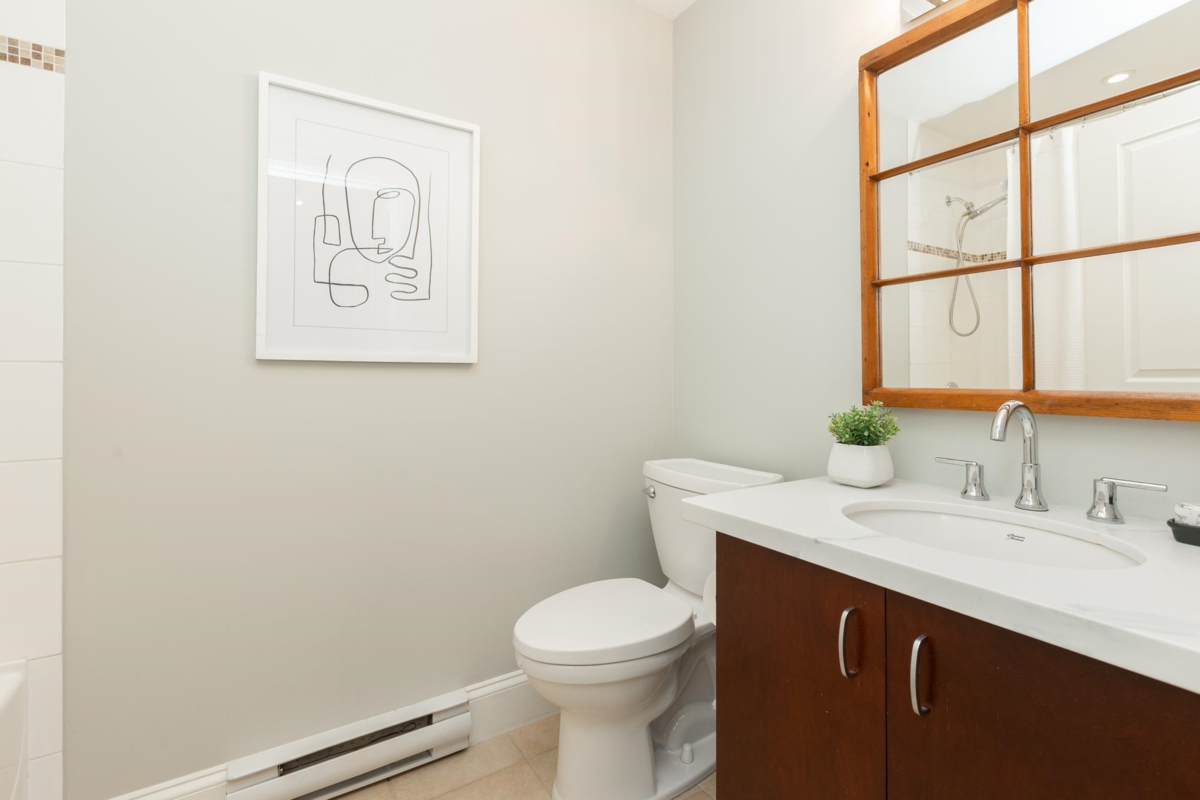 Outdoor Patio Photo of 103 1551 Foster Street, White Rock, BC