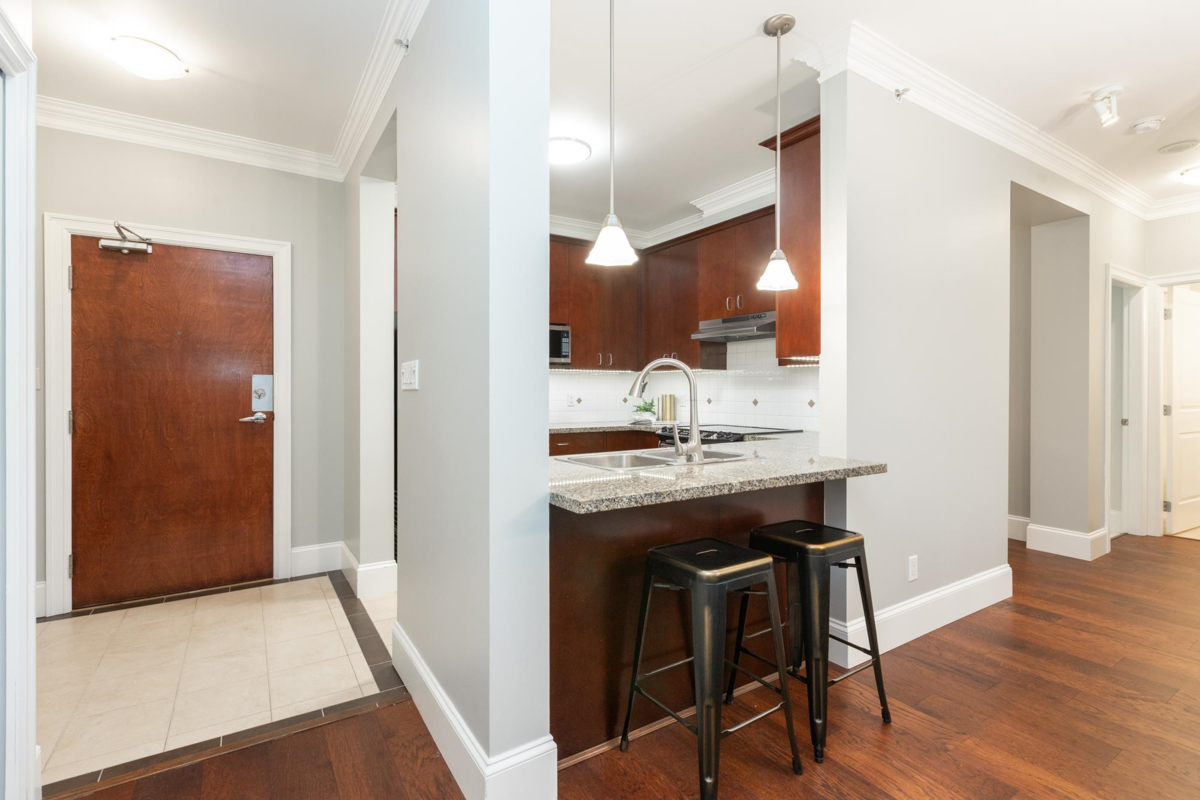 Primary Bathroom Photo of 103 1551 Foster Street, White Rock, BC