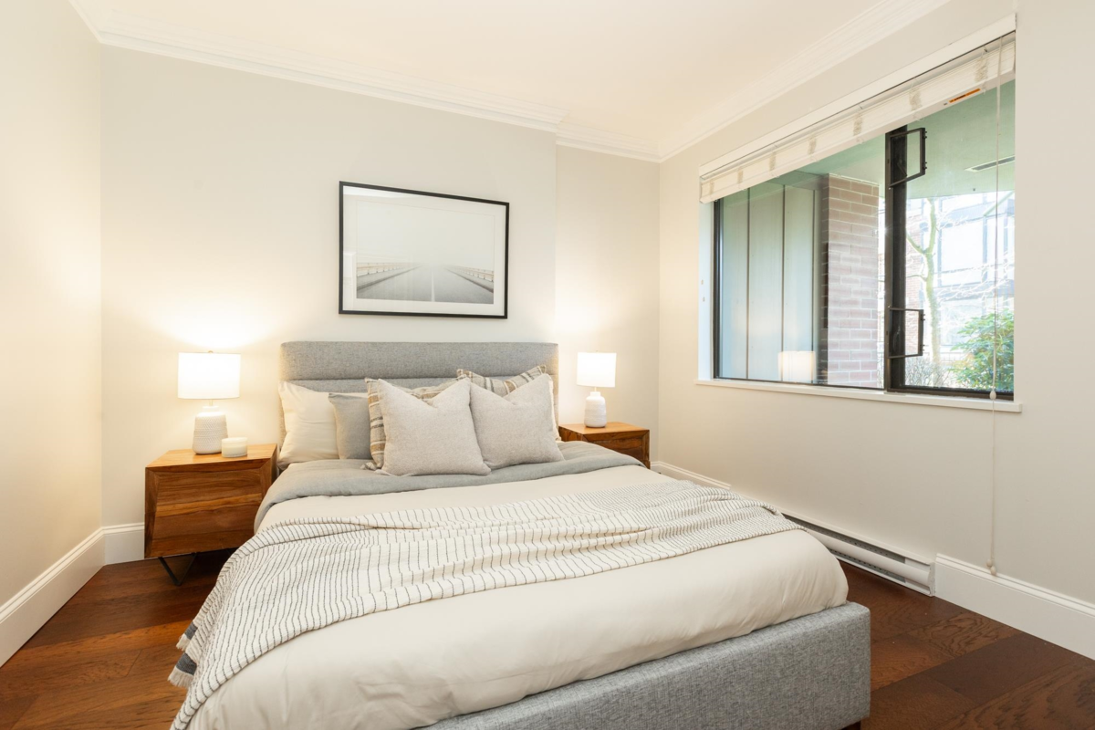 Staircase Photo of 103 1551 Foster Street, White Rock, BC