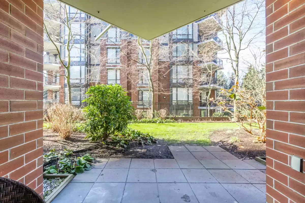 Swimming Pool Photo of 103 1551 Foster Street, White Rock, BC