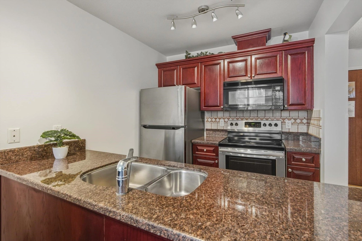 Kitchen Island Photo of 106 4573 Chateau Boulevard, Whistler, BC