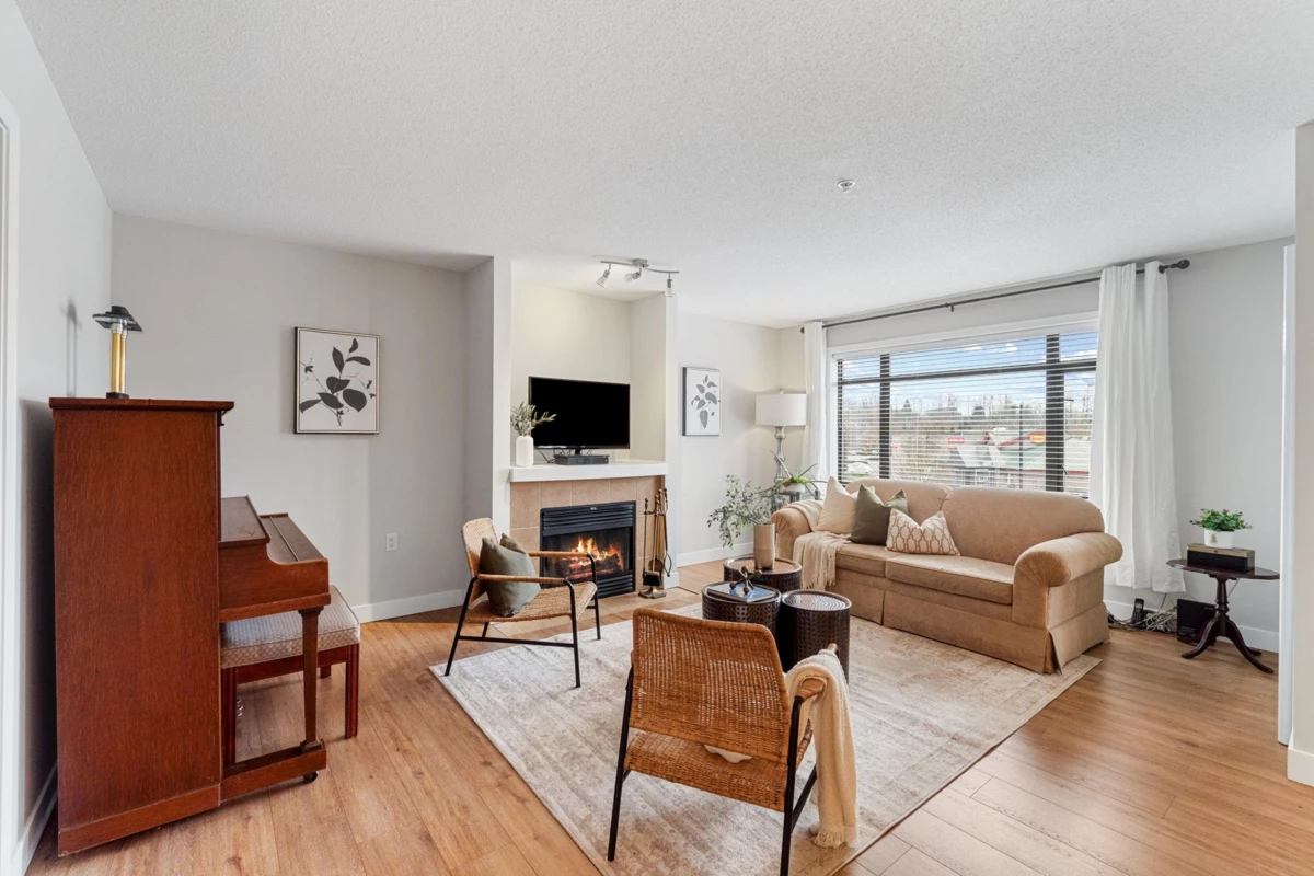 Kitchen Photo of 318 8880 202 Street, Langley, BC