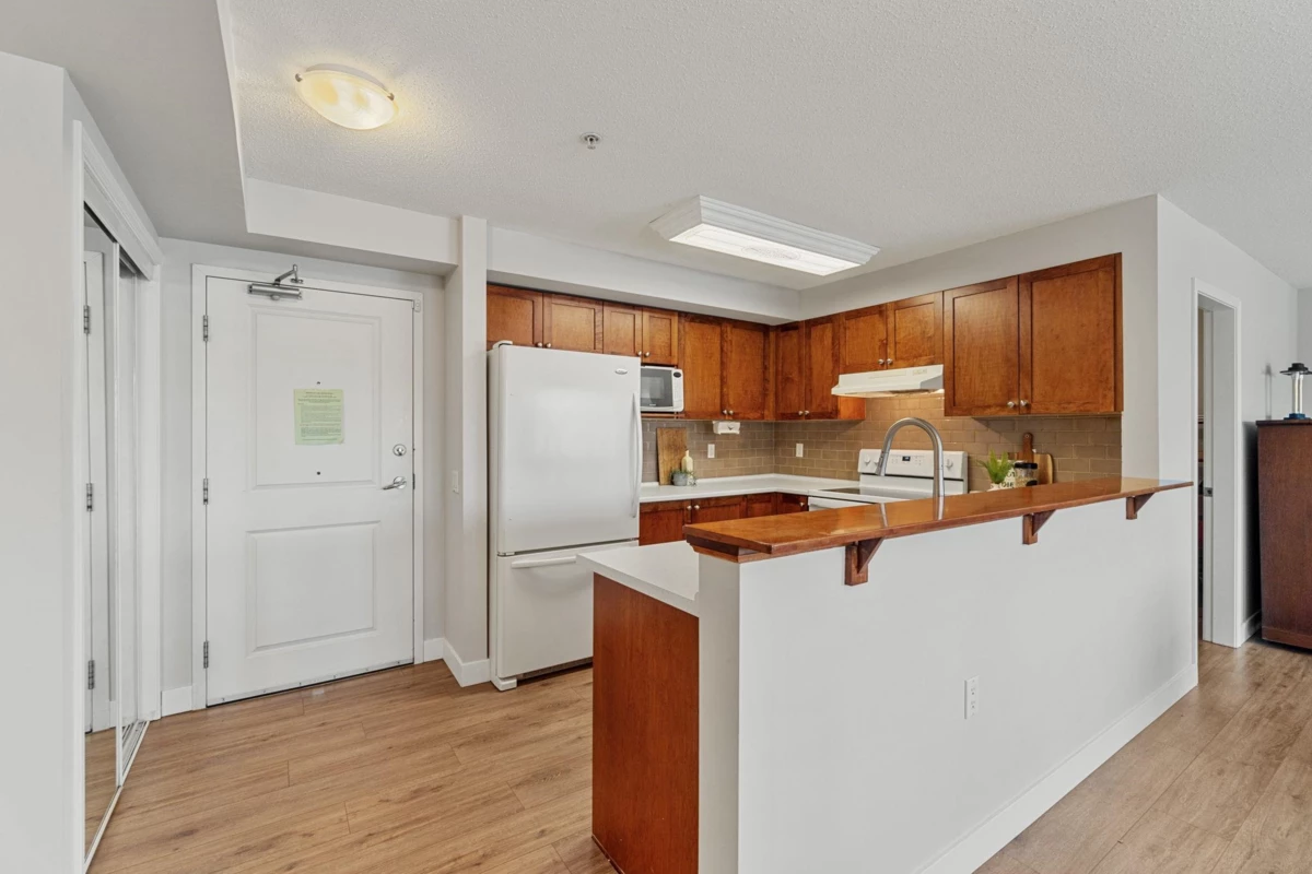 Walk-In Closet Photo of 318 8880 202 Street, Langley, BC
