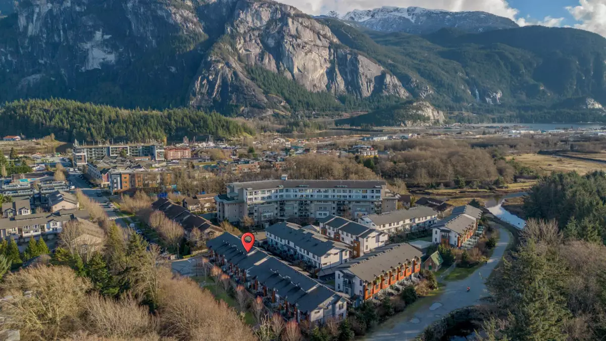 Front Yard Photo of 40 1188 Main Street, Squamish, BC