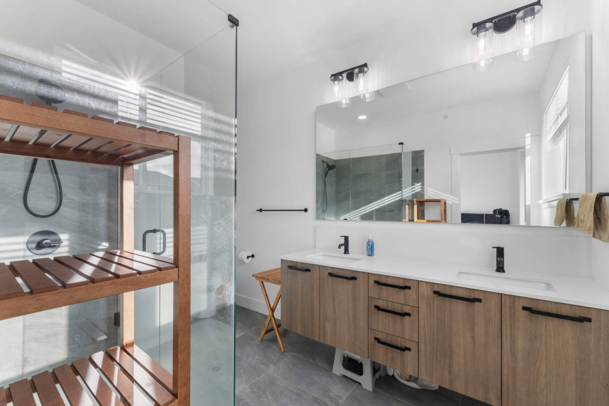 Basement Recreation Room Photo of 19656 75a Avenue, Langley, BC