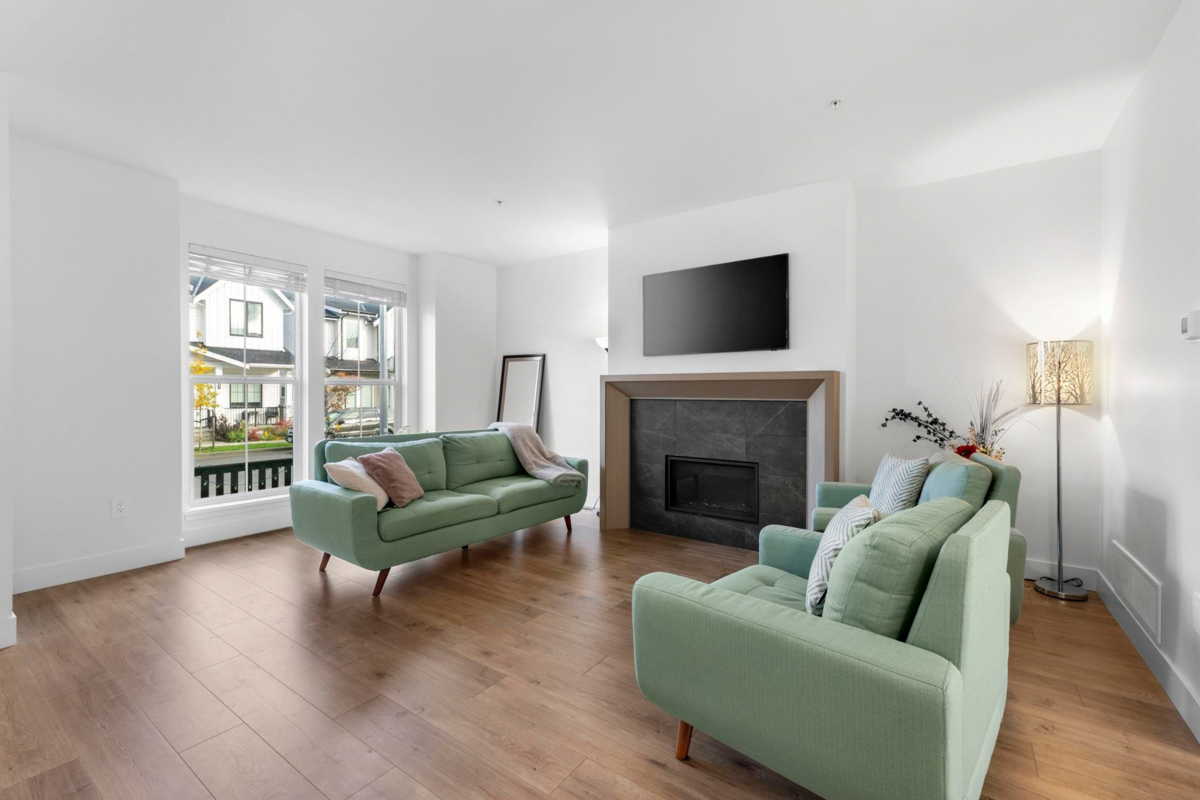 Dining Area Photo of 19656 75a Avenue, Langley, BC