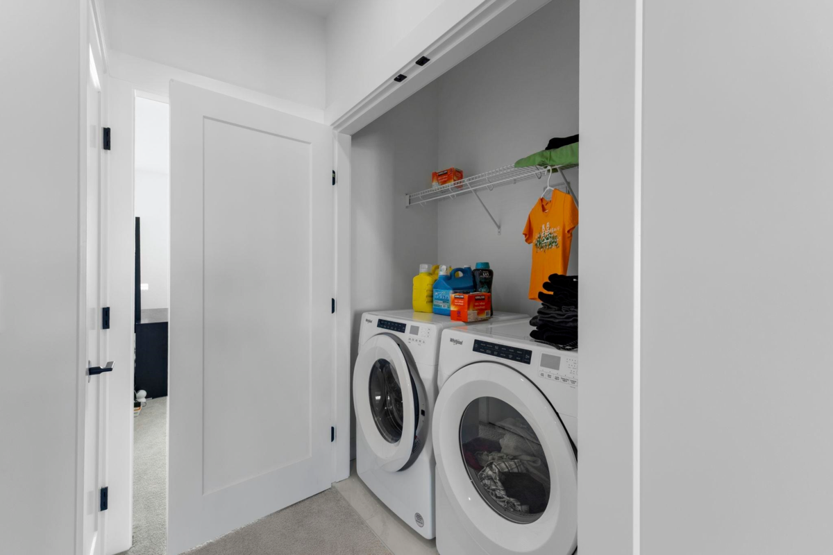 Entry Foyer Photo of 19656 75a Avenue, Langley, BC
