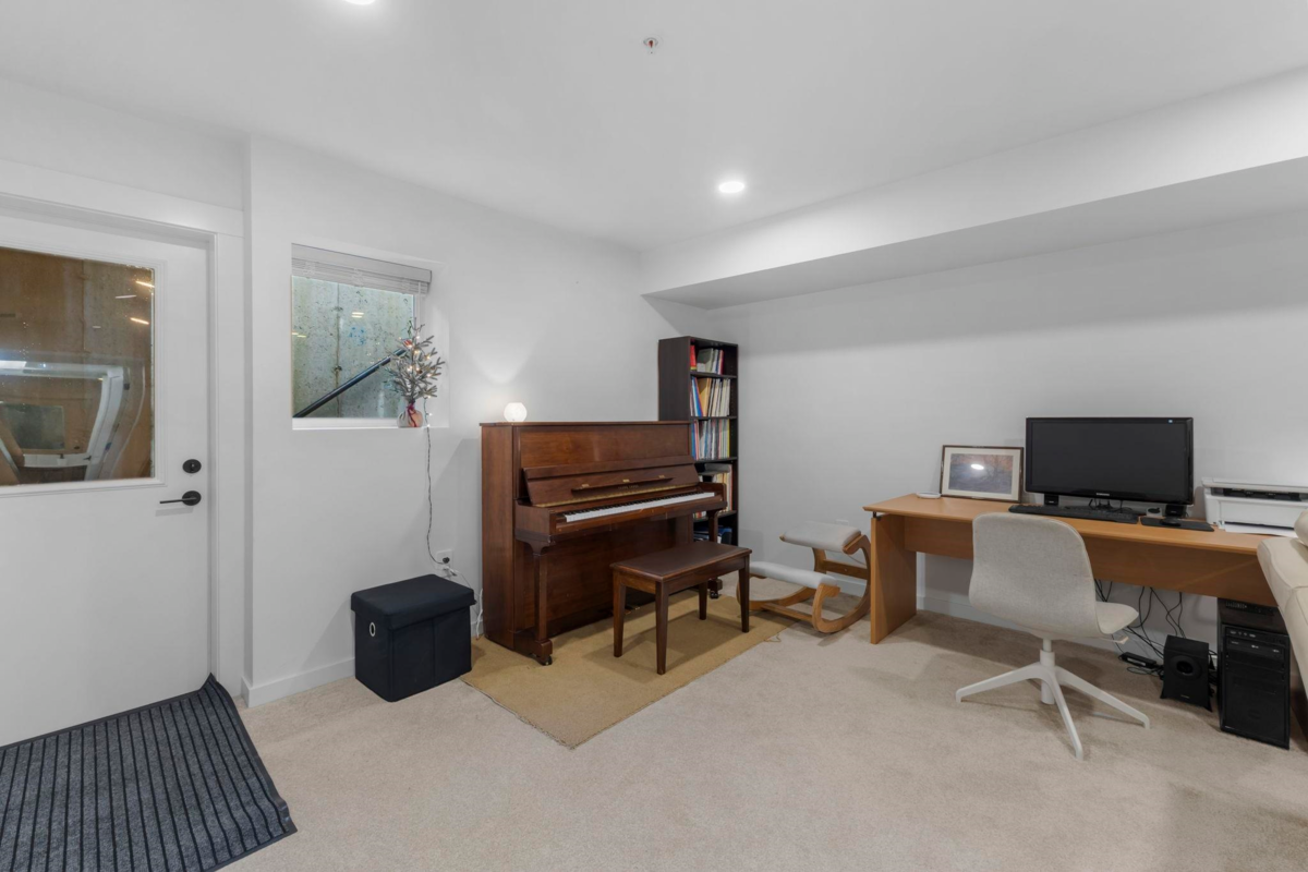 Hot Tub / Spa Photo of 19656 75a Avenue, Langley, BC