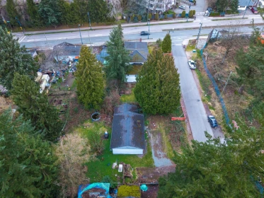 Staircase Photo of 9985 138a Street, Surrey, BC