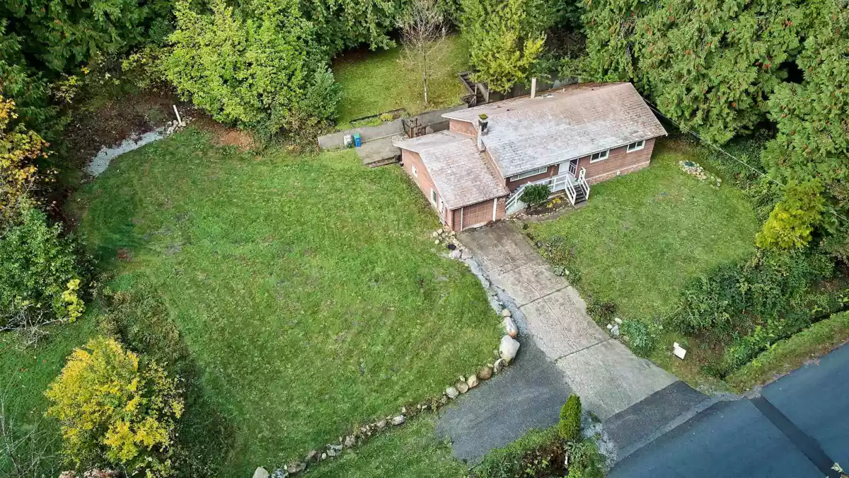Entry Foyer Photo of 12313 Mcnutt Road, Maple Ridge, BC