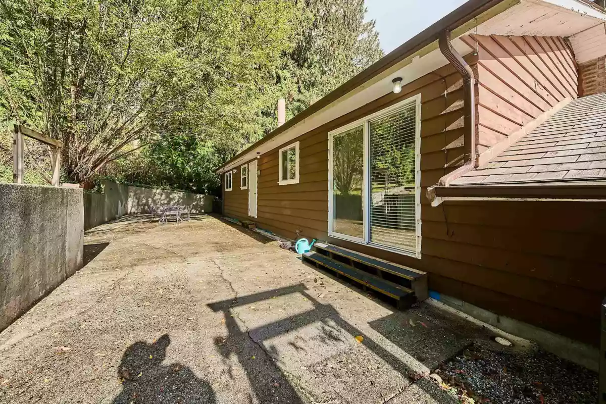 Guest Bathroom Photo of 12313 Mcnutt Road, Maple Ridge, BC