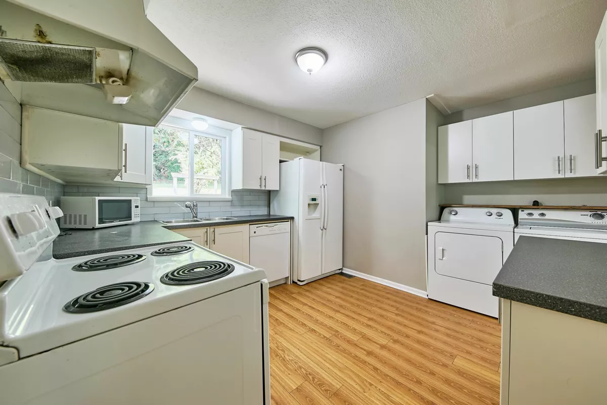 Kitchen Photo of 12313 Mcnutt Road, Maple Ridge, BC