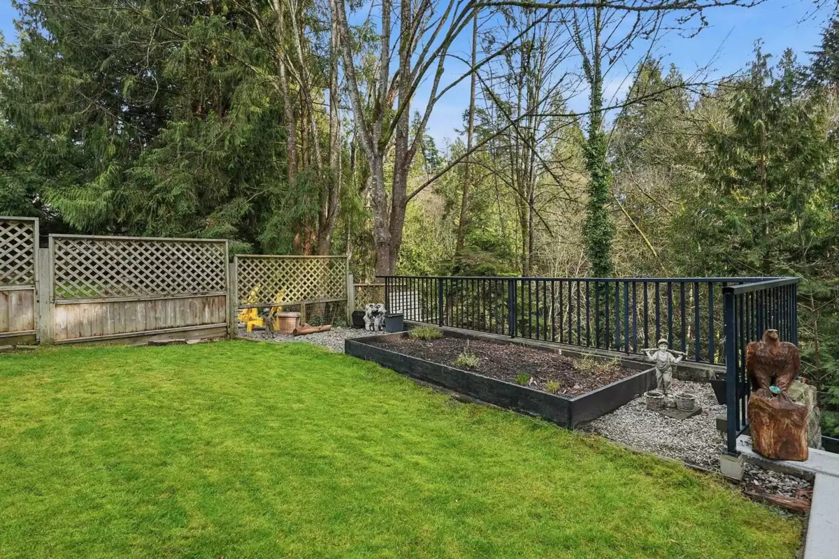 Swimming Pool Photo of 7346 Priory Place, Delta, BC