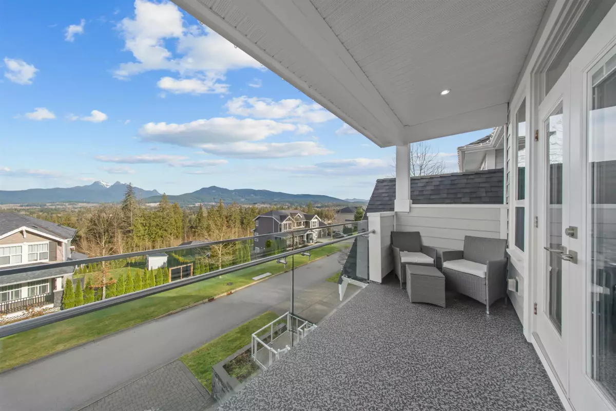 Entry Foyer Photo of 25540 Godwin Drive, Maple Ridge, BC