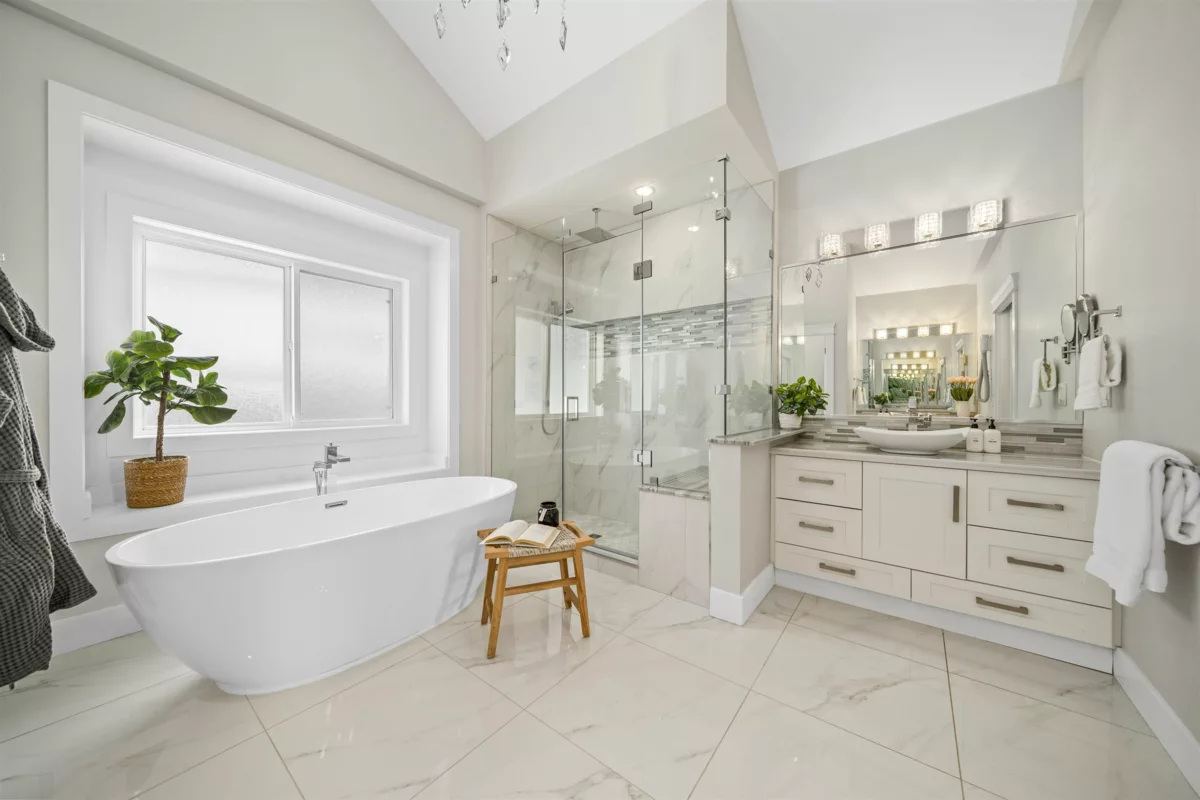 Hallway Photo of 25540 Godwin Drive, Maple Ridge, BC