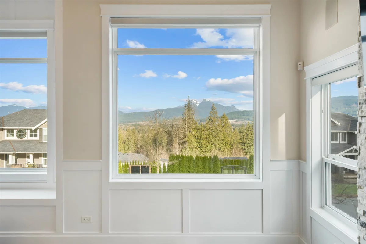 Kitchen Island Photo of 25540 Godwin Drive, Maple Ridge, BC