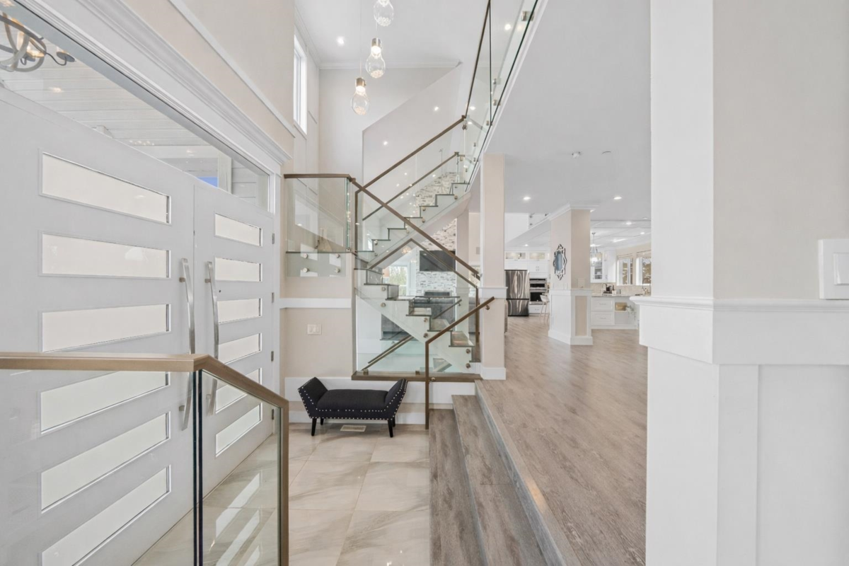 Living Room Photo of 25540 Godwin Drive, Maple Ridge, BC