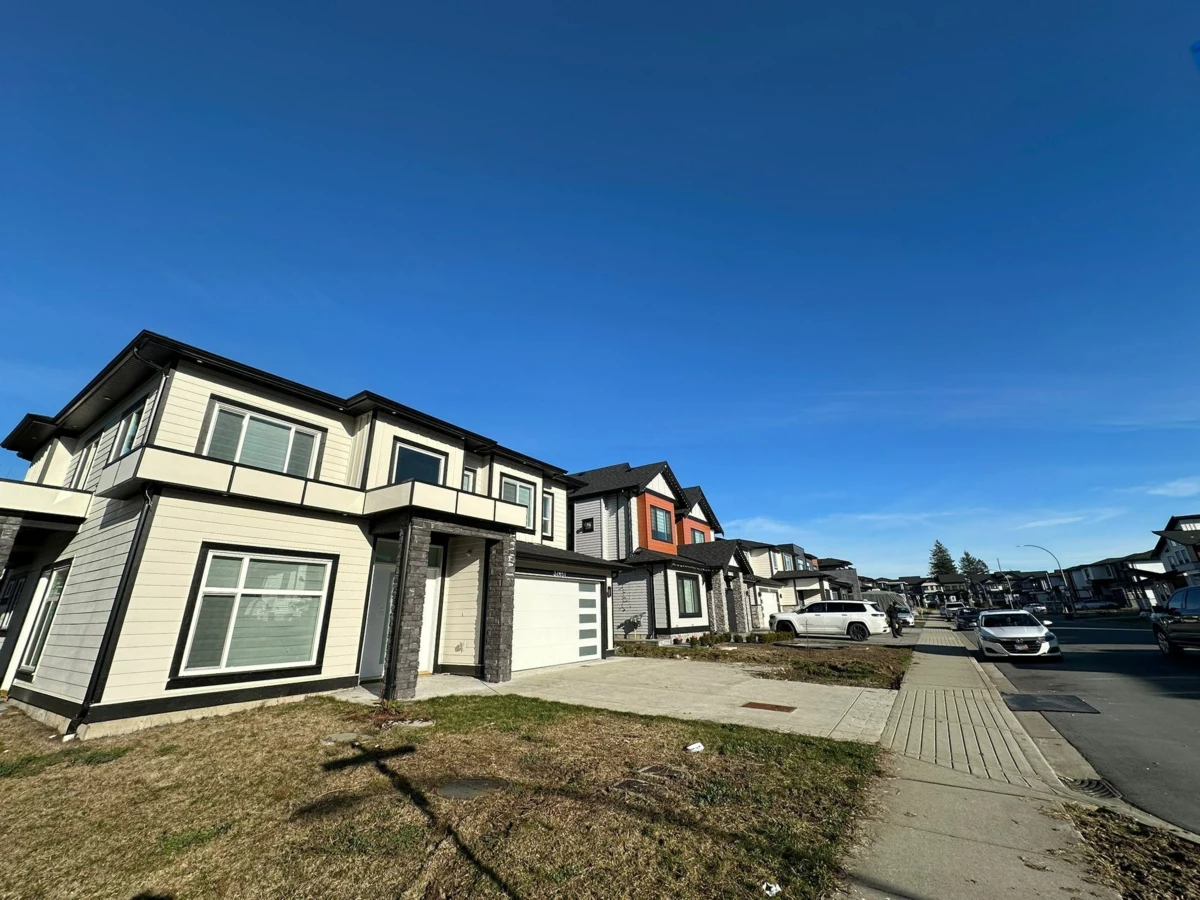 Hallway Photo of 32651 Cunningham Avenue, Mission, BC