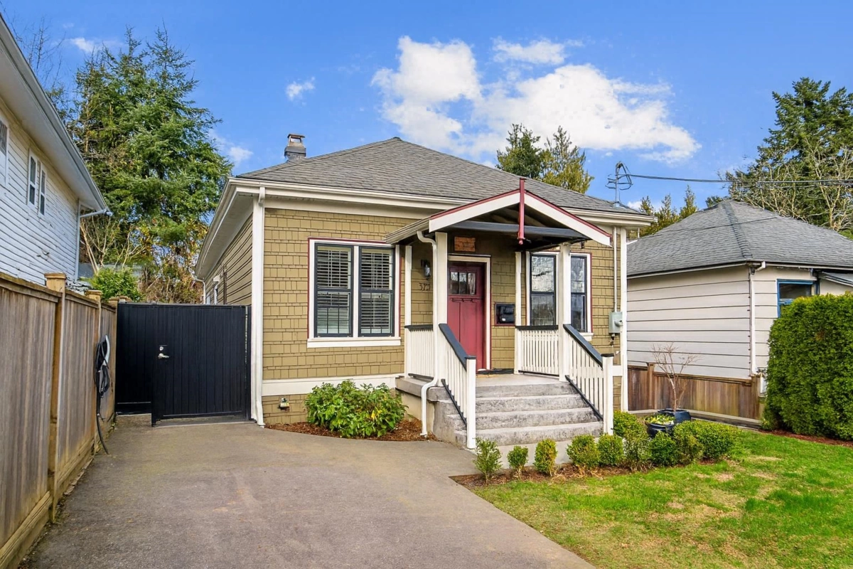 Exterior Rear Photo of 375 Keary Street, New Westminster, BC