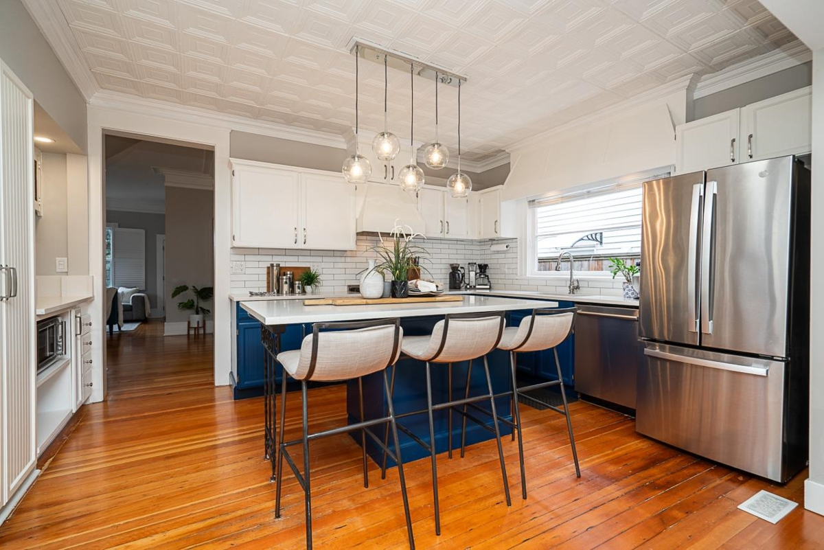 Family Room Photo of 375 Keary Street, New Westminster, BC