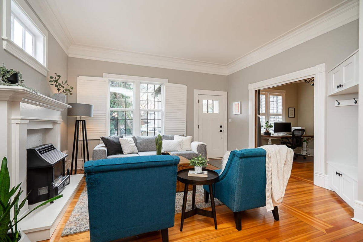 Guest Bathroom Photo of 375 Keary Street, New Westminster, BC