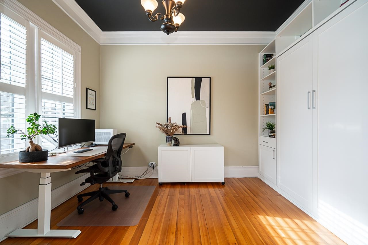 Outdoor Deck Photo of 375 Keary Street, New Westminster, BC