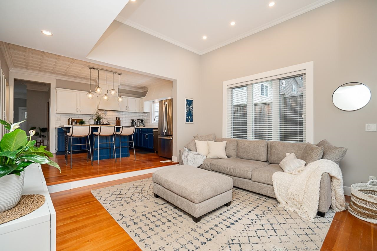 Primary Bathroom Photo of 375 Keary Street, New Westminster, BC