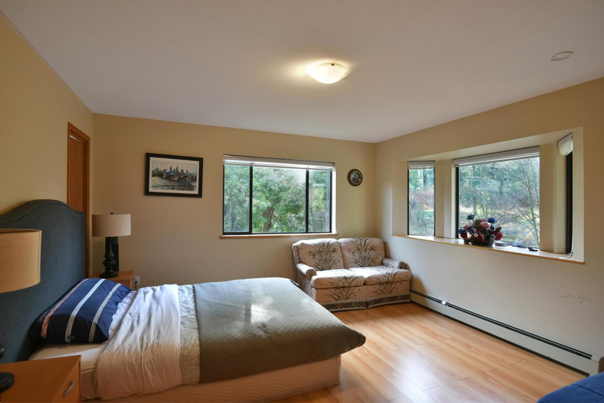 Bedroom 2 Photo of 6377 N Gale Avenue, Sechelt, BC