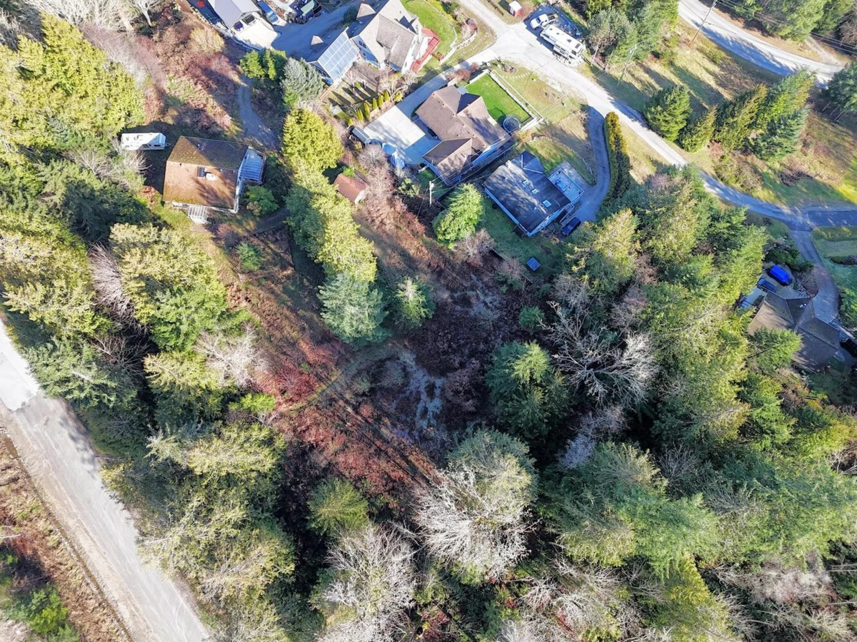 Family Room Photo of 6377 N Gale Avenue, Sechelt, BC