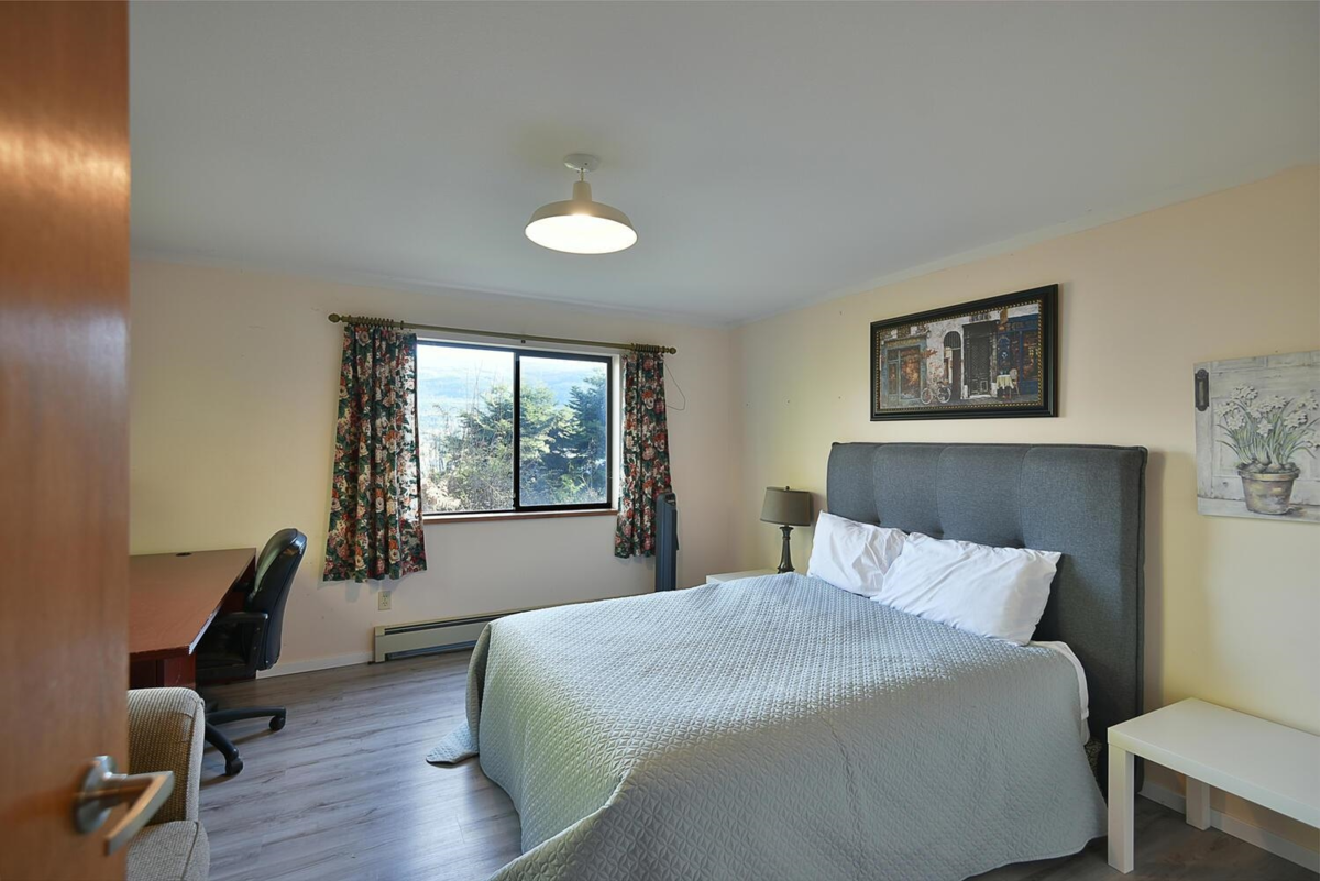 Loft / Bonus Room Photo of 6377 N Gale Avenue, Sechelt, BC