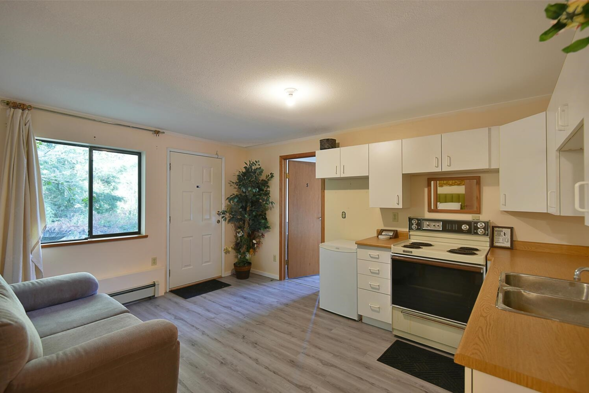 Powder Room Photo of 6377 N Gale Avenue, Sechelt, BC