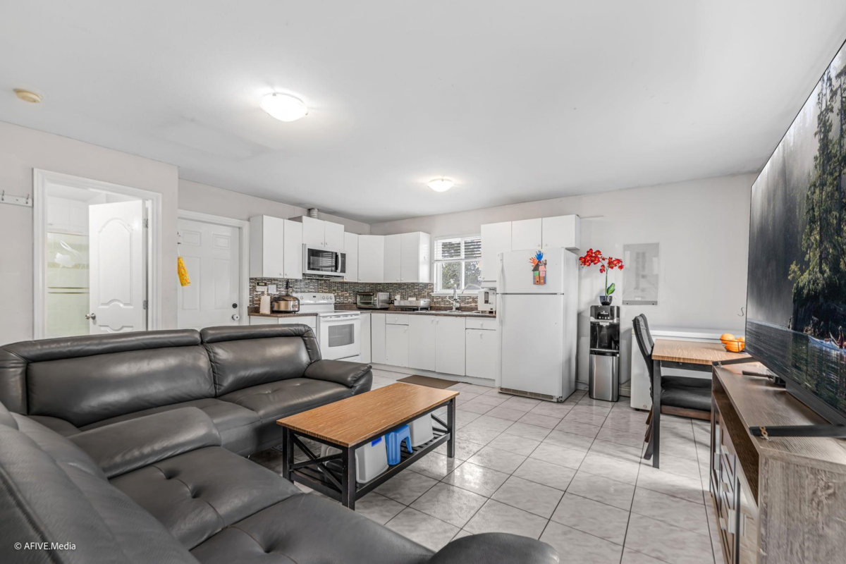 Basement Recreation Room Photo of 9833 128 Street, Surrey, BC